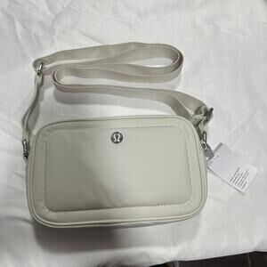 Lululemon Athletica Crossbody Camera Bag 2L